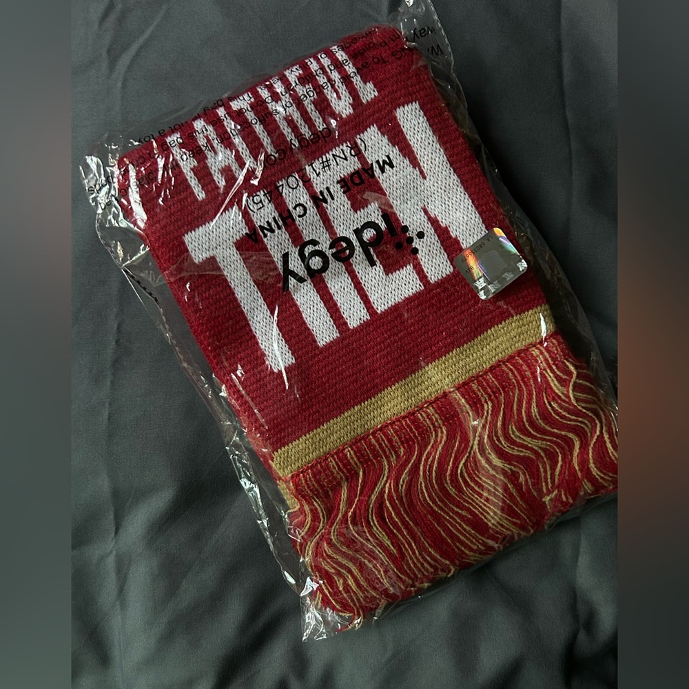 49er Scarf Now and Then Red White Gold in sealed packaging NIB